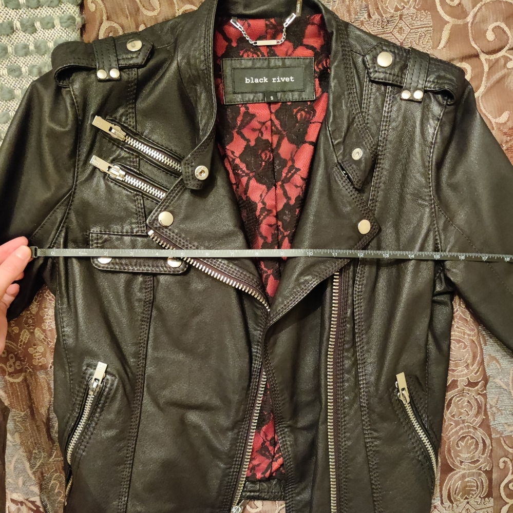 Wilson's Leather Black Rivet Leather Jacket 🌹 - Picture 3 of 3